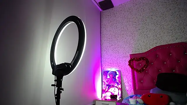 luly pink online show from 09/16/25, 04:02