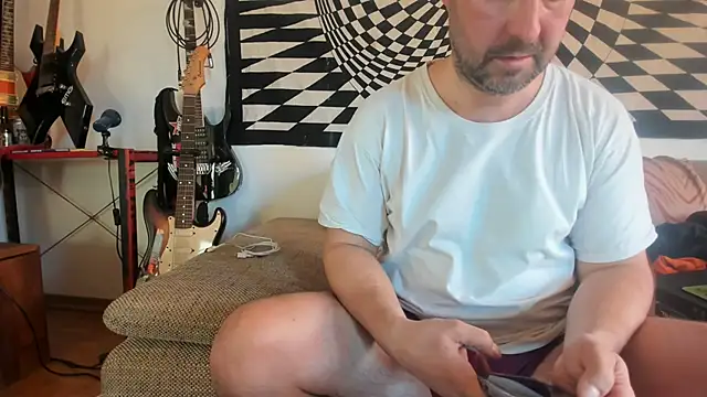 Snapshot of soulfuck92 chatting on 01/03/25, 01:47 soulfuck92 online show from 01/03/25, 01:47