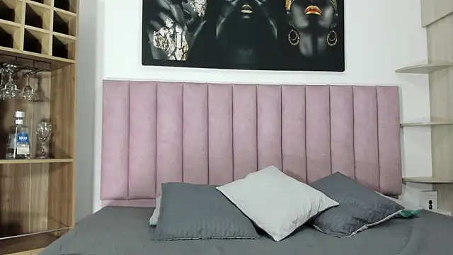 Charlotte wilson online show from 09/19/25, 02:24