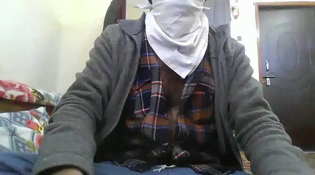 Snapshot of mainhoondon98 chatting on 01/13/25, 08:26 mainhoondon98 online show from 01/13/25, 08:26