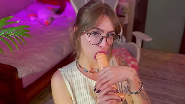 Kamila icee online show from 04/26/26, 08:17