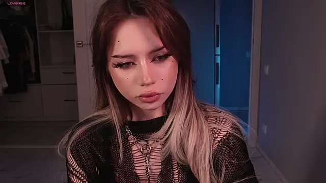 KellyBarton online show from 04/12/26, 10:15