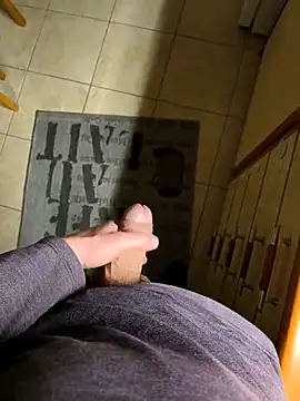 Snapshot of onbifeet chatting on 02/16/25, 08:00 onbifeet online show from 02/16/25, 08:00