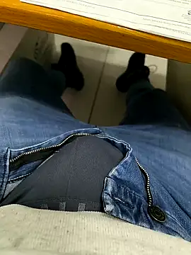 Snapshot of onbifeet chatting on 02/18/25, 11:44 onbifeet online show from 02/18/25, 11:44