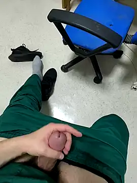 Snapshot of onbifeet chatting on 02/26/25, 08:11 onbifeet online show from 02/26/25, 08:11