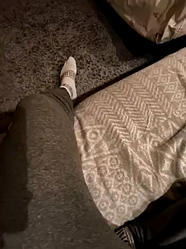 Snapshot of onbifeet chatting on 02/28/25, 09:44 onbifeet online show from 02/28/25, 09:44