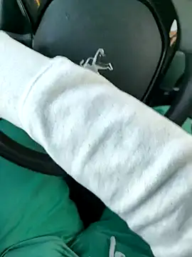 Snapshot of onbifeet chatting on 03/07/25, 04:11 onbifeet online show from 03/07/25, 04:11