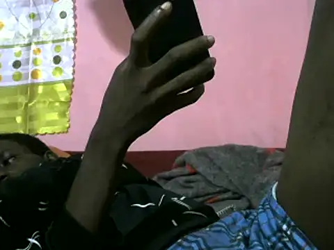 Snapshot of Bigras0011 chatting on 01/02/25, 03:48 Bigras0011 online show from 01/02/25, 03:48