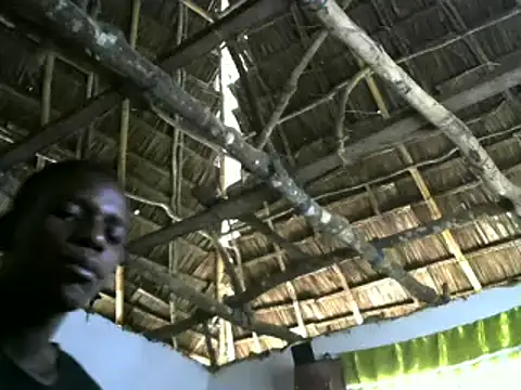 Snapshot of Bigras0011 chatting on 01/17/25, 04:28 Bigras0011 online show from 01/17/25, 04:28