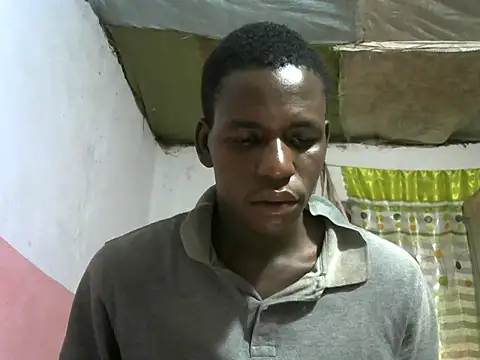 Snapshot of Bigras0011 chatting on 10/09/25, 03:15 Bigras0011 online show from 10/09/25, 03:15