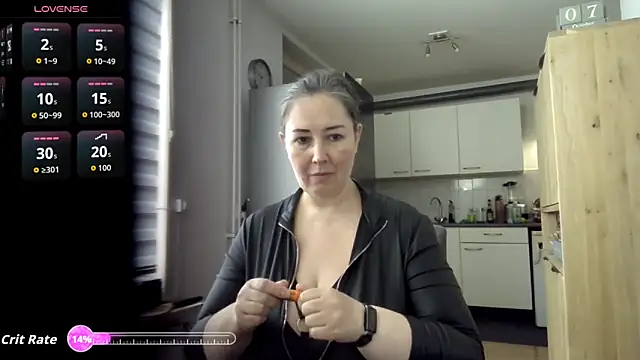 Snapshot of MilfGina chatting on 10/07/25, 07:49 MilfGina online show from 10/07/25, 07:49