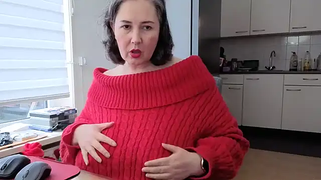 Snapshot of MilfGina chatting on 02/16/26, 12:23 MilfGina online show from 02/16/26, 12:23