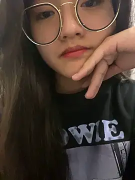 Krixxi22 online show from 12/17/24, 03:39