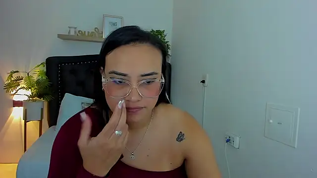 zoe danae  online show from 03/08/25, 12:09