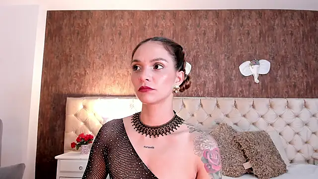 Snapshot of MeganLorensx chatting on 05/26/26, 10:39 MeganLorensx online show from 05/26/26, 10:39