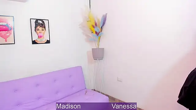 Wetnaughtygirls online show from 11/21/25, 01:26