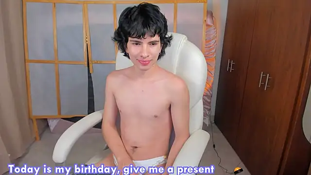 Snapshot of Angelo_duarte chatting on 03/08/25, 06:05 Angelo duarte online show from 03/08/25, 06:05