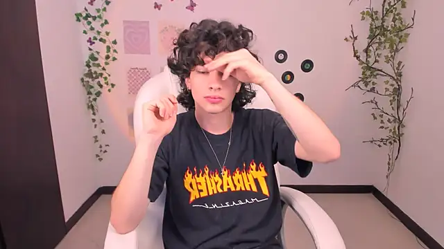 Snapshot of Angelo_duarte chatting on 09/18/25, 05:59 Angelo duarte online show from 09/18/25, 05:59