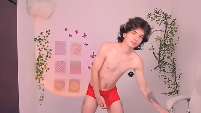 Snapshot of Angelo_duarte chatting on 10/02/25, 06:15 Angelo duarte online show from 10/02/25, 06:15