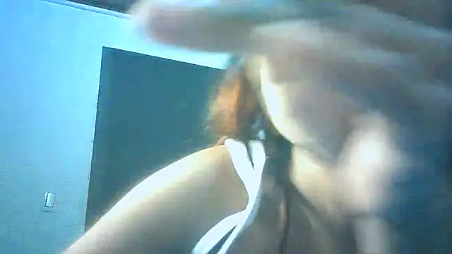 Snapshot of Bellabeltrann chatting on 12/23/24, 02:02 Bellabeltrann online show from 12/23/24, 02:02