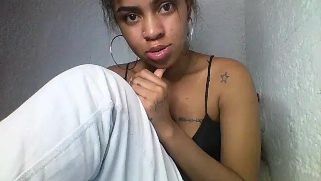 Snapshot of Bellabeltrann chatting on 12/31/24, 08:37 Bellabeltrann online show from 12/31/24, 08:37