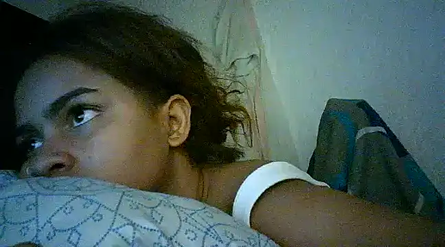 Snapshot of Bellabeltrann chatting on 01/15/25, 06:22 Bellabeltrann online show from 01/15/25, 06:22