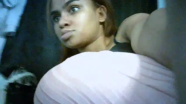 Snapshot of Bellabeltrann chatting on 09/20/25, 10:49 Bellabeltrann online show from 09/20/25, 10:49