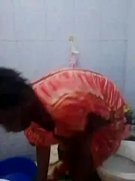 LOVELY-2BERRY online show from 04/18/26, 09:46