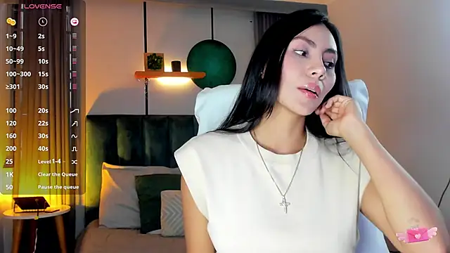 nichole bree  online show from 02/17/25, 03:31