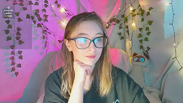 Snapshot of monlight__dana chatting on 12/06/24, 11:54 monlight  dana online show from 12/06/24, 11:54