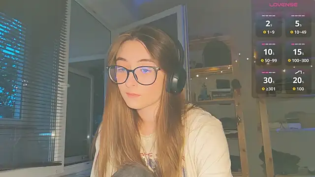 Snapshot of monlight__dana chatting on 09/14/25, 05:01 monlight  dana online show from 09/14/25, 05:01