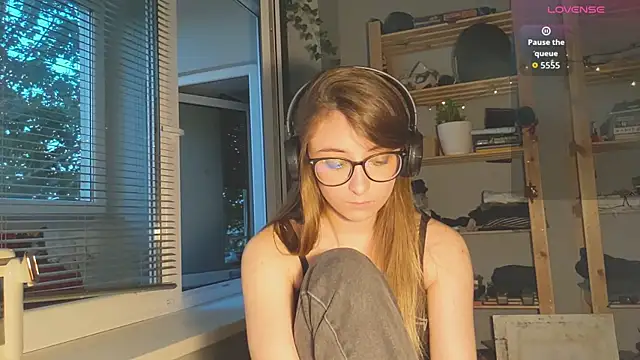 Snapshot of monlight__dana chatting on 09/20/25, 04:52 monlight  dana online show from 09/20/25, 04:52