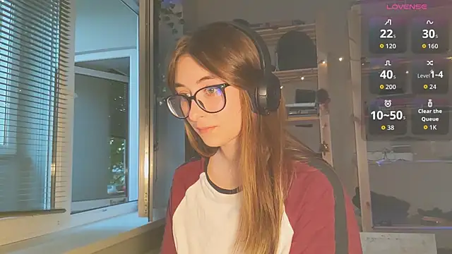 Snapshot of monlight__dana chatting on 09/21/25, 04:30 monlight  dana online show from 09/21/25, 04:30