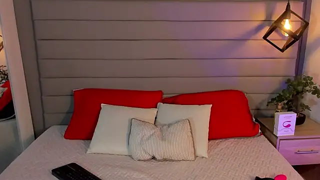 LadyLuminary online show from 11/11/25, 08:53