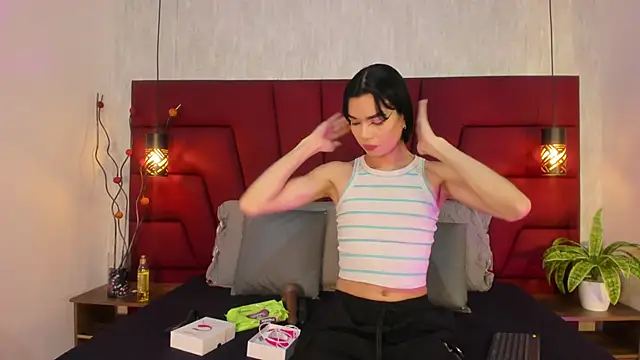 LadyLuminary online show from 12/04/25, 08:17