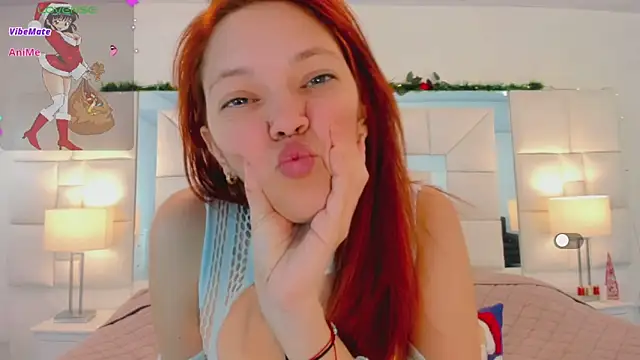 Snapshot of mariana_scott__ chatting on 12/15/24, 01:24 mariana scott   online show from 12/15/24, 01:24