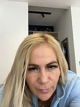 LARIANA RIVERA23 online show from 07/07/26, 03:53