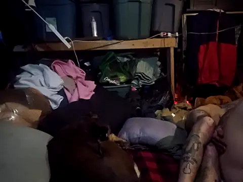 hungandtatted666 online show from 09/10/25, 11:43