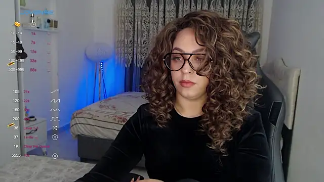 Snapshot of _Just_a_queen_3 chatting on 02/06/26, 09:23 Just a queen 3 online show from 02/06/26, 09:23