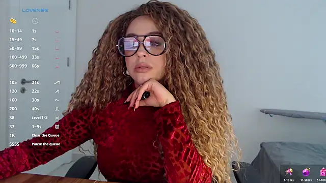 Snapshot of _Just_a_queen_3 chatting on 02/27/26, 09:09 Just a queen 3 online show from 02/27/26, 09:09