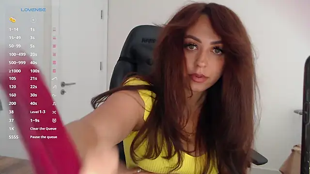 Snapshot of _Just_a_queen_3 chatting on 05/05/26, 11:29 Just a queen 3 online show from 05/05/26, 11:29