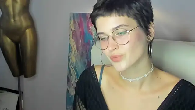 Snapshot of sarah_perfect chatting on 09/14/25, 01:43 sarah perfect online show from 09/14/25, 01:43