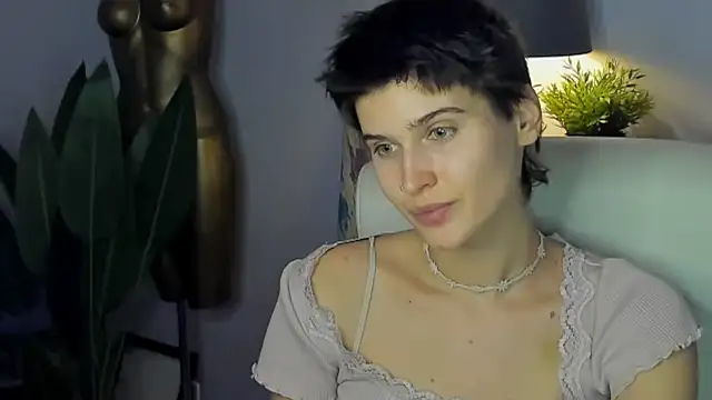 Snapshot of sarah_perfect chatting on 10/09/25, 02:15 sarah perfect online show from 10/09/25, 02:15