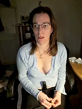 Snapshot of SpiceLea chatting on 01/25/25, 05:40 SpiceLea online show from 01/25/25, 05:40