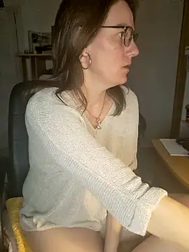 Snapshot of SpiceLea chatting on 01/29/25, 05:56 SpiceLea online show from 01/29/25, 05:56