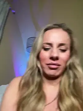 Snapshot of KillerKylie chatting on 12/15/24, 04:51 KillerKylie online show from 12/15/24, 04:51