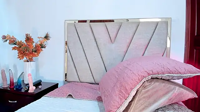 AlissaNix online show from 03/11/25, 04:21