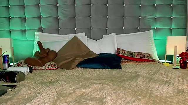 Poacahontasfg online show from 01/19/26, 04:05