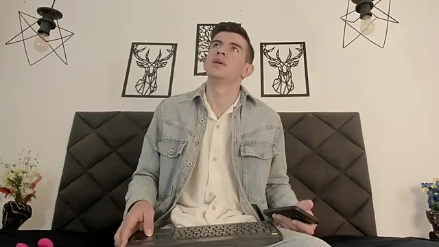 MikaelSlow online show from 02/22/25, 04:07