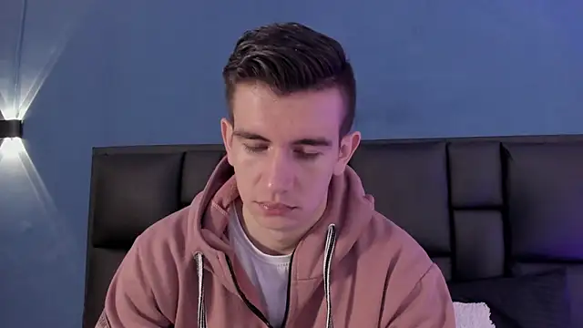 MikaelSlow online show from 09/30/25, 03:33